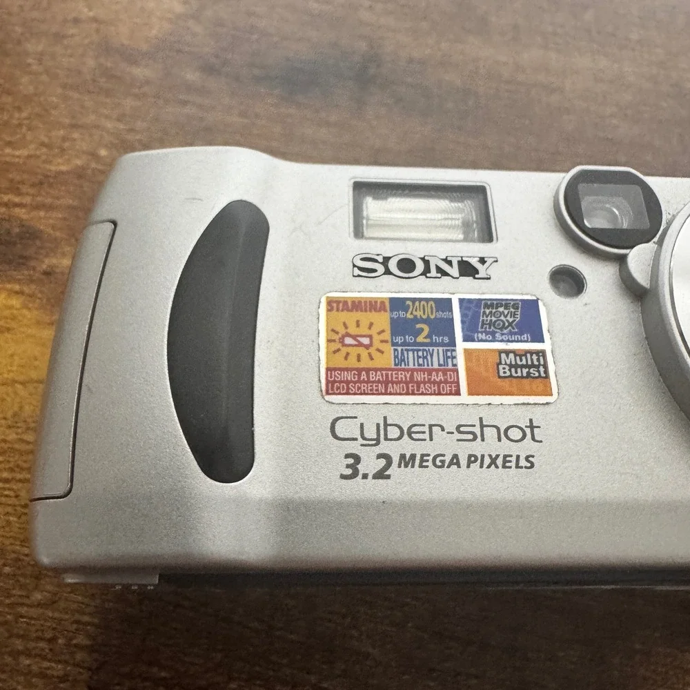 Sony Cyber-shot DSC-P71 Digital Camera - 3MP Retro Y2K Vintage